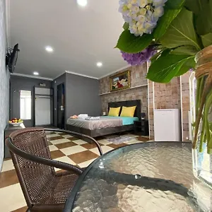 4* Отель West